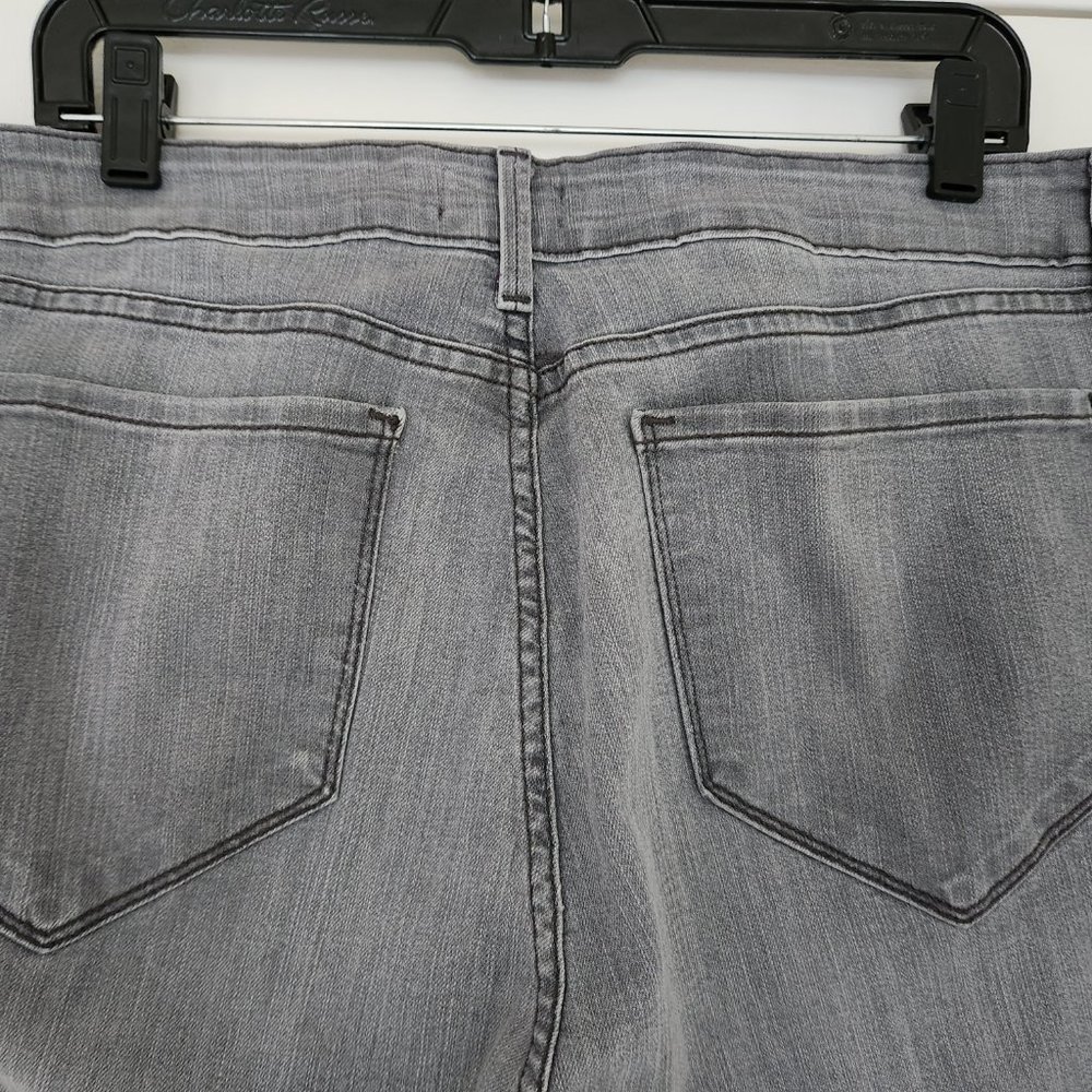 NYDJ SAMANTHA SLIM Straight Leg Jeans Light Wash Gray Size 14 32" Inseam Pockets - Picture 6 of 10